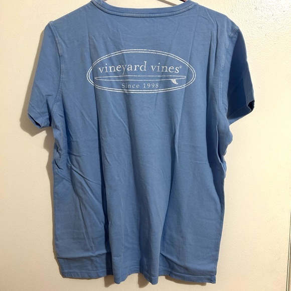 Vineyard Vines Tops - NWT Women’s Vineyard Vines Drift Dye Surf Logo Short Sleeve, large